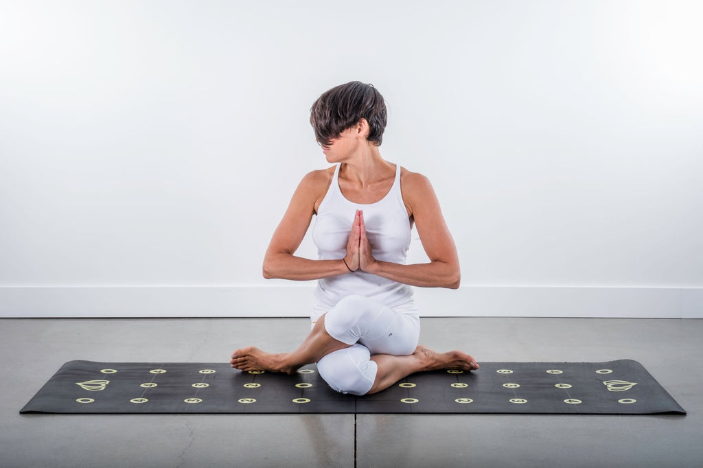 8 RAISONS D'ENSEIGNER LE YOGA EN UTILISANT UN TAPIS GURUGRID